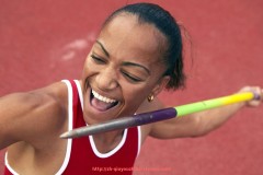 球友体育直播-篮球比赛中如何应对身体对抗强烈的局面？（打篮球如何运用身体对抗）